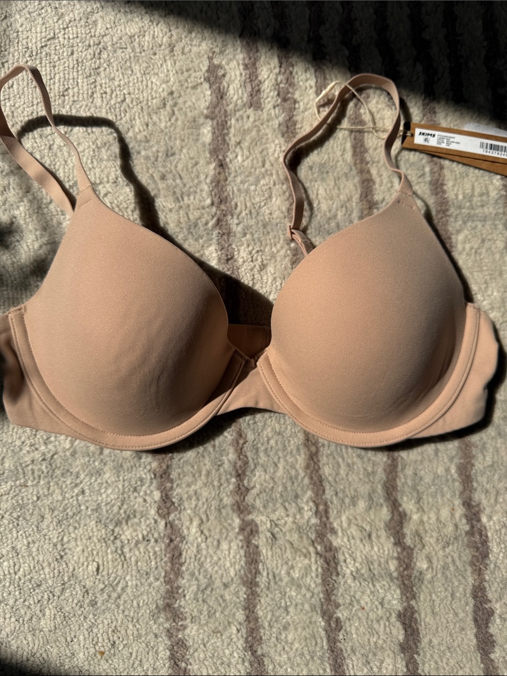 Skims fits everybody tshirt  bra Nwt 34B mica